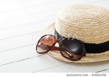 太陽鏡和草帽 太陽鏡和草帽 40660206