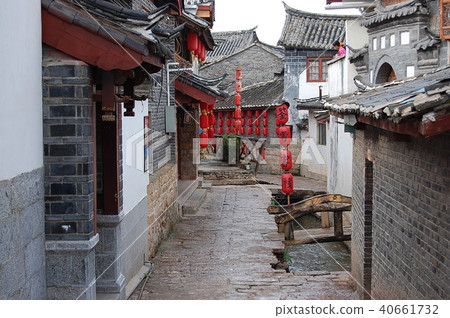 在麗江的小巷裡 40661732