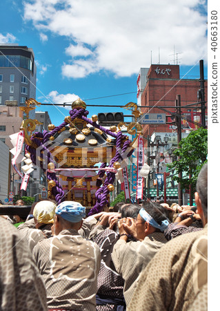 Goddess walking through the city 40663180