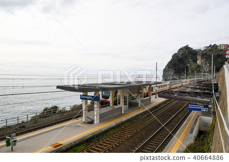 Cinque Terre(意大利利古里亞)Corniglia站和火車 Cinque Terre(意大利利古里亞)Corniglia站和火車 40664886