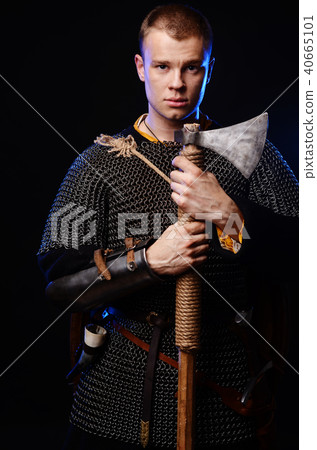 Male medieval warrior in armour and chain mail 40665101