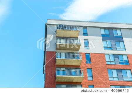 Modern condo buildings with huge windows in Montre Modern condo buildings with huge windows in Montre 40666743
