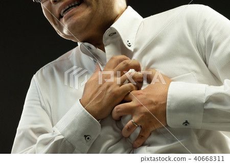 Men's chest pain, lifestyle-related diseases Men's chest pain, lifestyle-related diseases 40668311