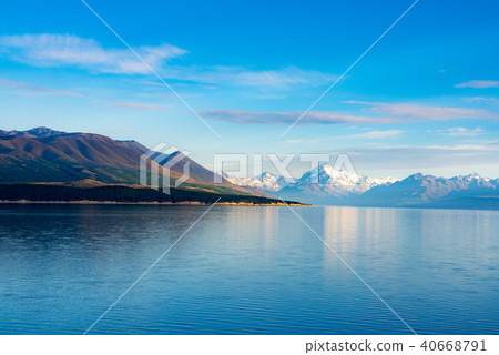 Lake Te Anau reflecting Lake Te Anau reflecting 40668791