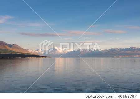 Lake Te Anau reflecting Lake Te Anau reflecting 40668797