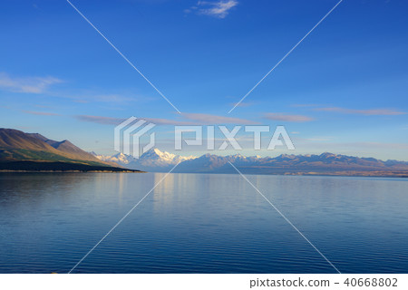 Lake Te Anau reflecting Lake Te Anau reflecting 40668802