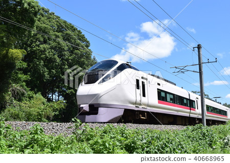 E657 series train 40668965