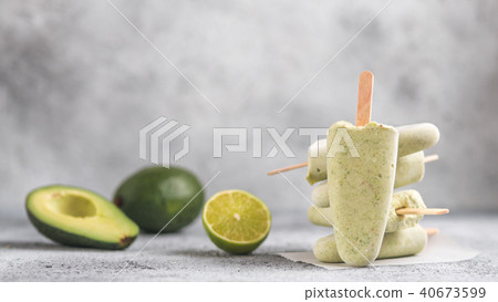 avocado lime popsicle, copy space, banner 40673599