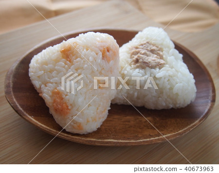 Triangular rice ball Triangular rice ball 40673963