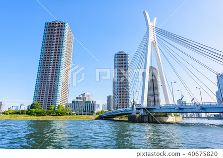 Waterfront real estate image 40675820