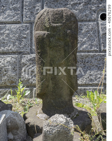 Scar of ruined Buddha 40676299