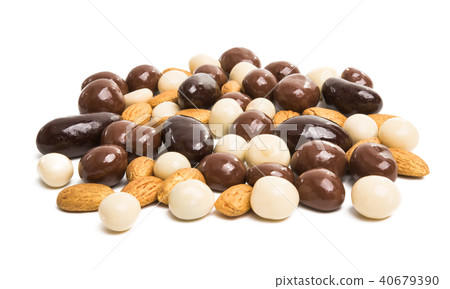 nuts in chocolate isolated 40679390