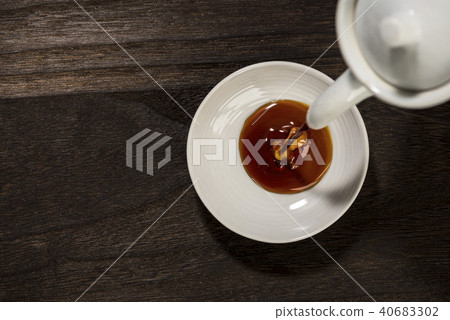 Soy sauce Soy sauce 40683302