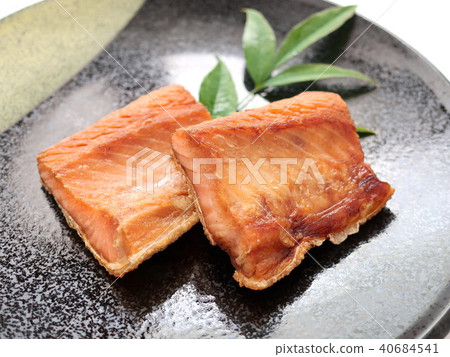 可口鹽飲料三文魚烤魚 可口鹽飲料三文魚烤魚 40684541