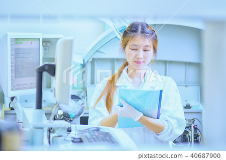 asia women working in laborytory at hospital asia women working in laborytory at hospital 40687900