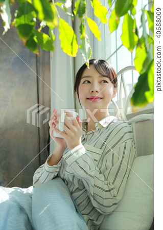 Young woman Young woman 40688009