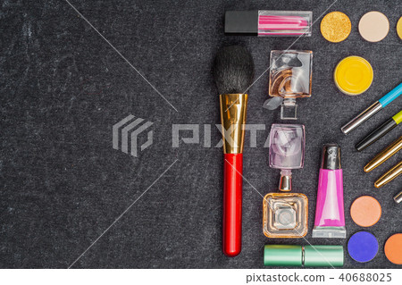 set of makeup tools set of makeup tools 40688025