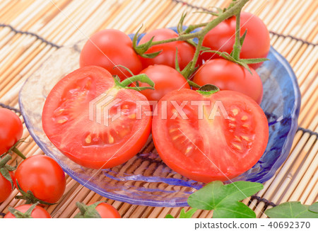 Tomato and Petit tomato 40692370