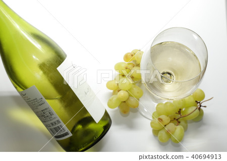Wine image white Wine image white 40694913