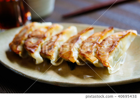 煎餃子 煎餃子 40695438