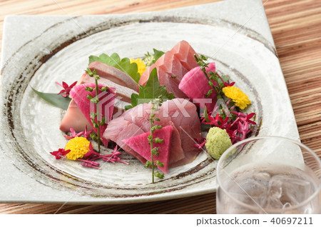 Yellowtail sashimi Yellowtail sashimi 40697211