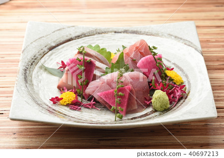 Yellowtail sashimi Yellowtail sashimi 40697213