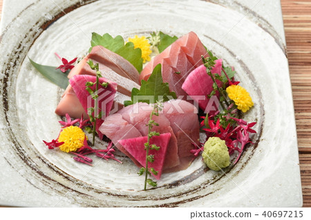 Yellowtail sashimi Yellowtail sashimi 40697215