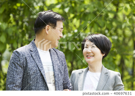 Family, Couple, Couple, Walking, Outing, Park, Haeundae-gu, Busan 40697631