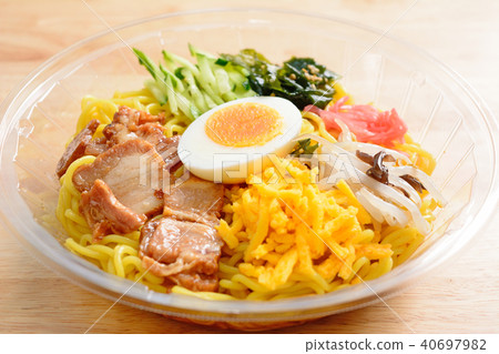 Delicious chilled chicken 40697982