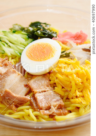 Delicious chilled chicken 40697990