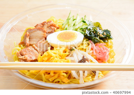 Delicious chilled chicken 40697994