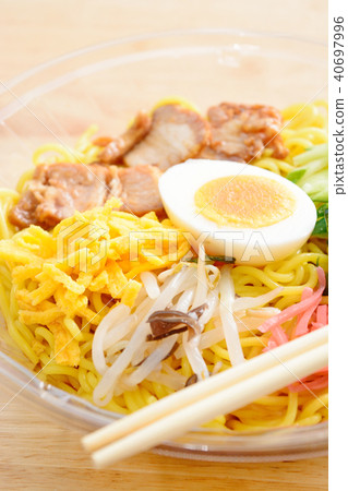 Delicious chilled chicken 40697996