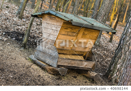 feeder for animals 40698144