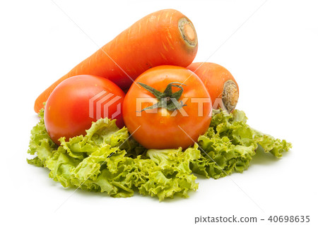 fresh vegetables carrot and tomato isolated 40698635
