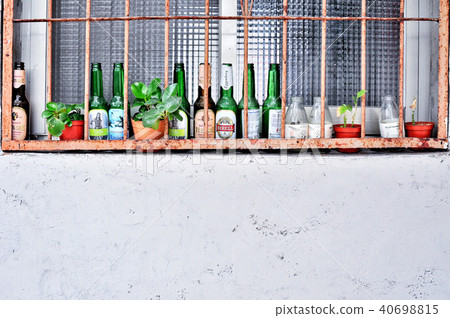 台灣 牆 玻璃瓶 寶藏巖 Taiwan Glass bottles 台湾 ガラス瓶 40698815