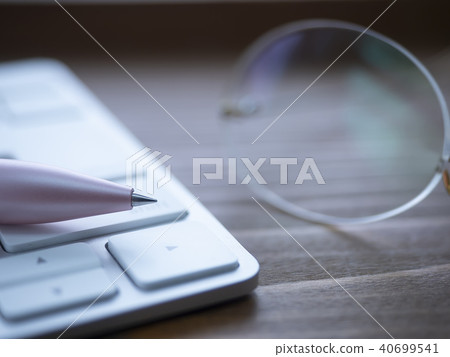 商業形象·眼鏡·鍵盤·女性 40699541