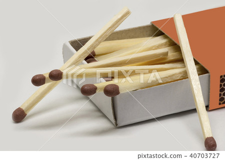 one box with brown matches 40703727
