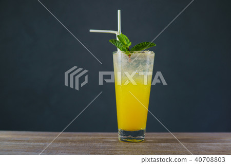 Refreshing lemonade with mint leaves, cold iced drink. Healthy l 40708803