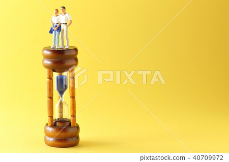 Time Time 40709972