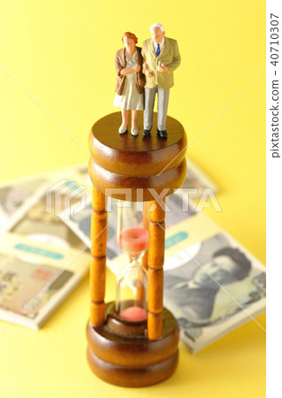 老人和錢 40710307