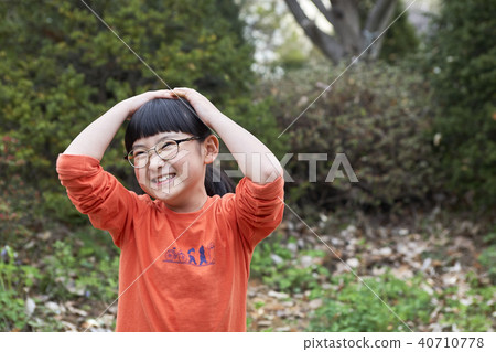 一個怪異的孩子 一個怪異的孩子 40710778