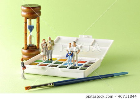 Overpainting life in many colors 40711844