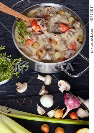 pieces of meat with creamy sauce pieces of meat with creamy sauce 40713014