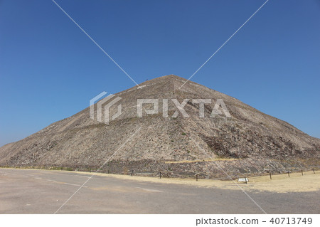 Teotihuacan's sun pyramid World heritage Mexico 40713749
