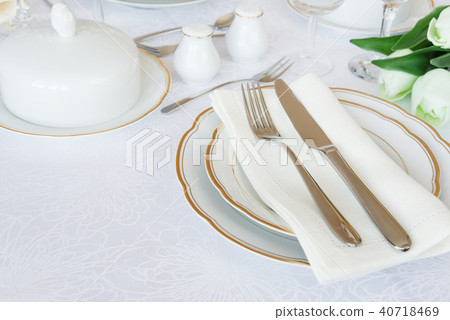 Table with table setting 40718469