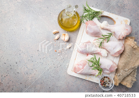 Raw chicken legs Raw chicken legs 40718533