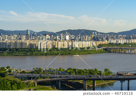 Eungbongsan，Seongsu Bridge，Han River，Seoul 40719118