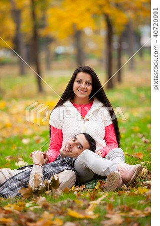 Young couple in autumn outdoor 40720991