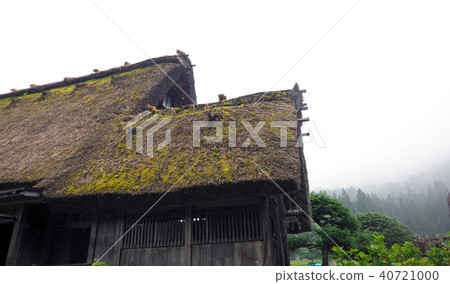 Shirakawa-go village in the rainy day 40721000