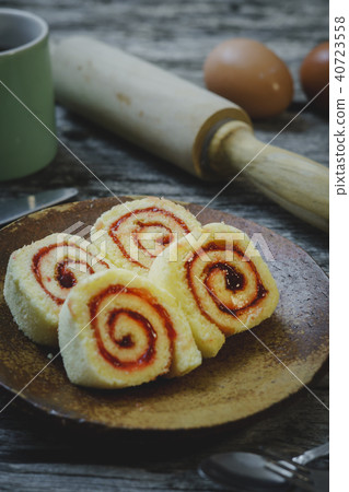 Sweet roll with Strawberry Sweet roll with Strawberry 40723558